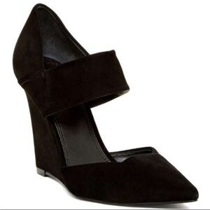 Tory burch Saray black suede wedges size 10